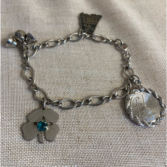Wells Vintage sterling silver charm bracelet JMF Rhode Island bells Clover Grad - Picture 1 of 16